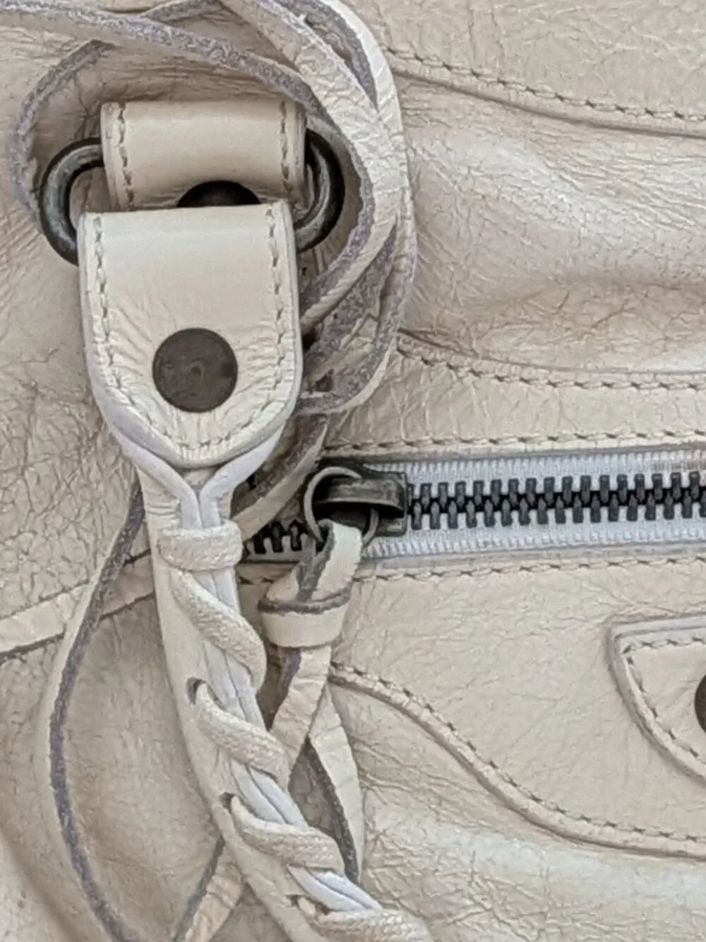 White Leather Motorcycle Bag (Unknown Authenticity)